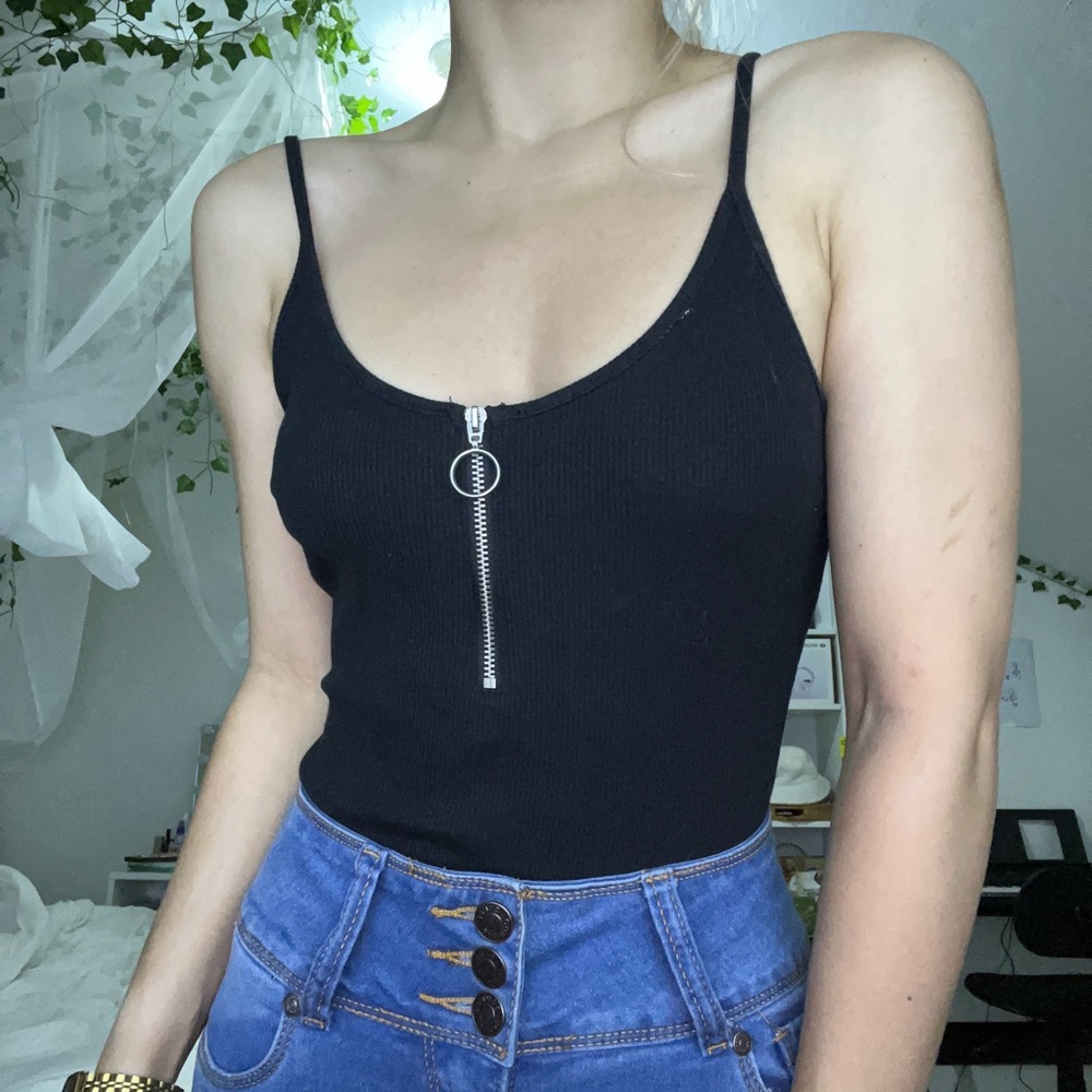 Black plain bodysuit with O ring zipper